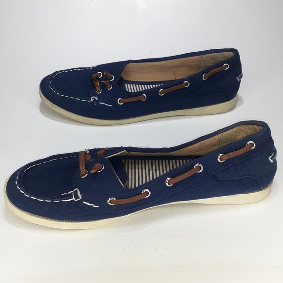 Old Navy Boat Style Slip Ons Sz8. - Picture 4 of 7